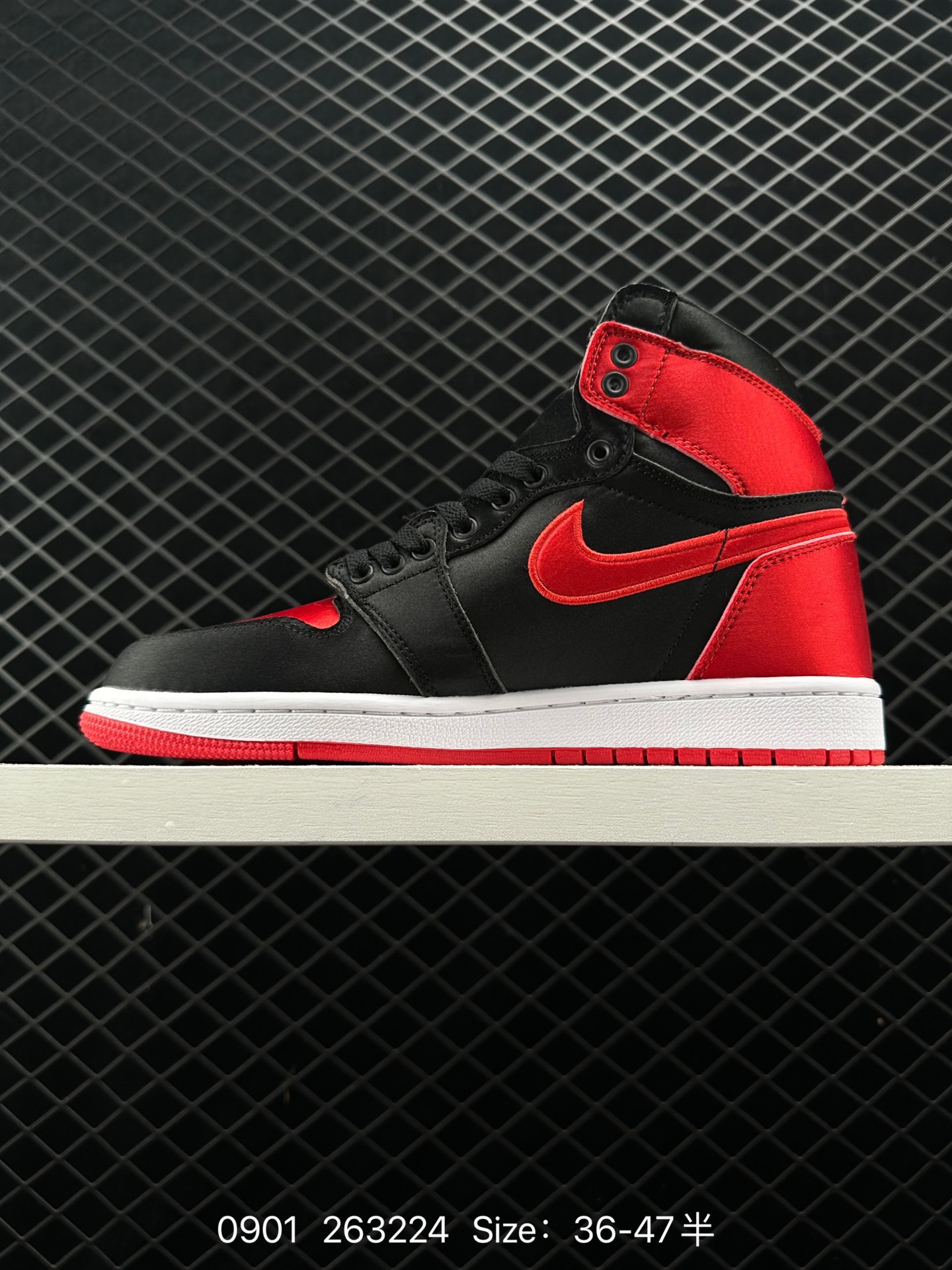 Air Jordan 1 Retro High OG ” Satin Bred “